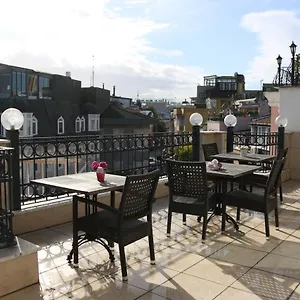 2* Hotel Grand Peninsula