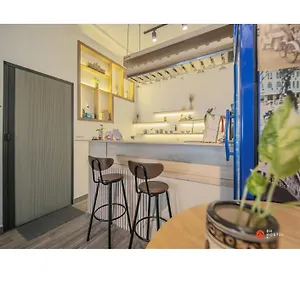 8h-hostel Capsule hotel